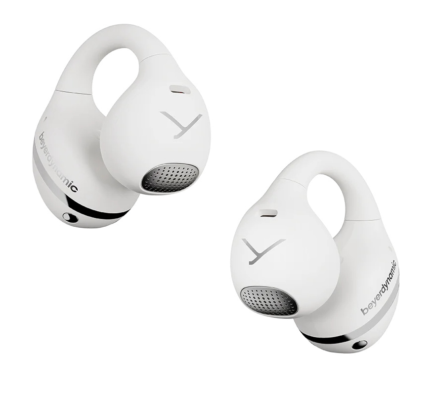 Dwa białe bezprzewodowe słuchawki Beyerdynamic. Każda ma pętlę, głośnik i logo marki.