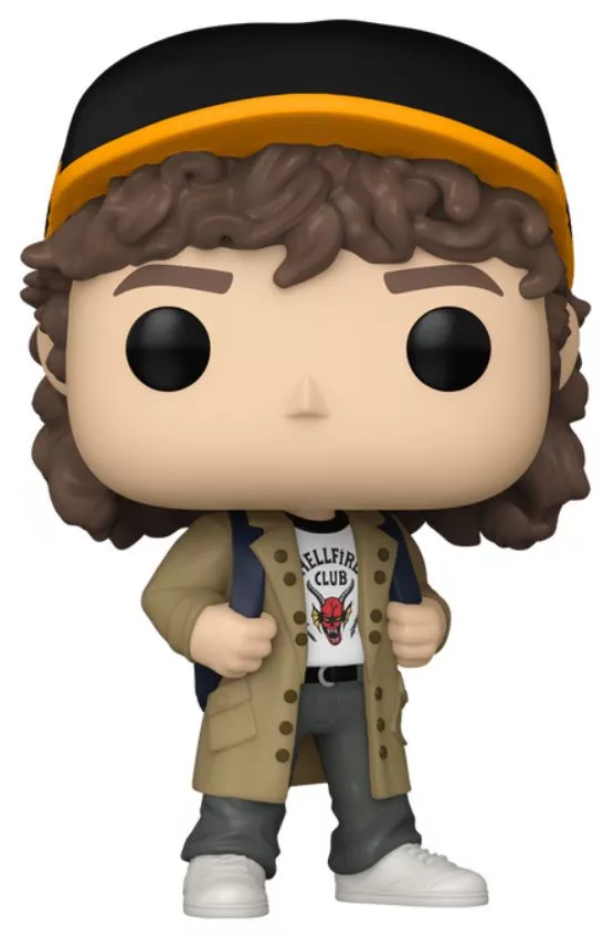 Dustin Funko Pop figura a Stranger Thingsből. Sapka, klublogós póló, kabát, szürke nadrág és fehér cipő van rajta.