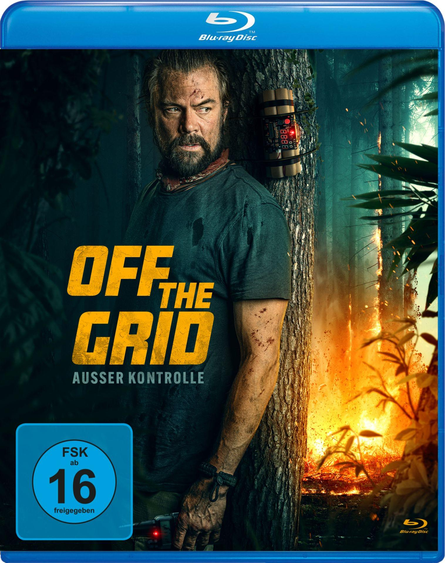Blu-ray-Cover. Mann im Wald, Titel 'OFF THE GRID'. Eine Bombe ist an einem Baum, Hintergrund Feuer.