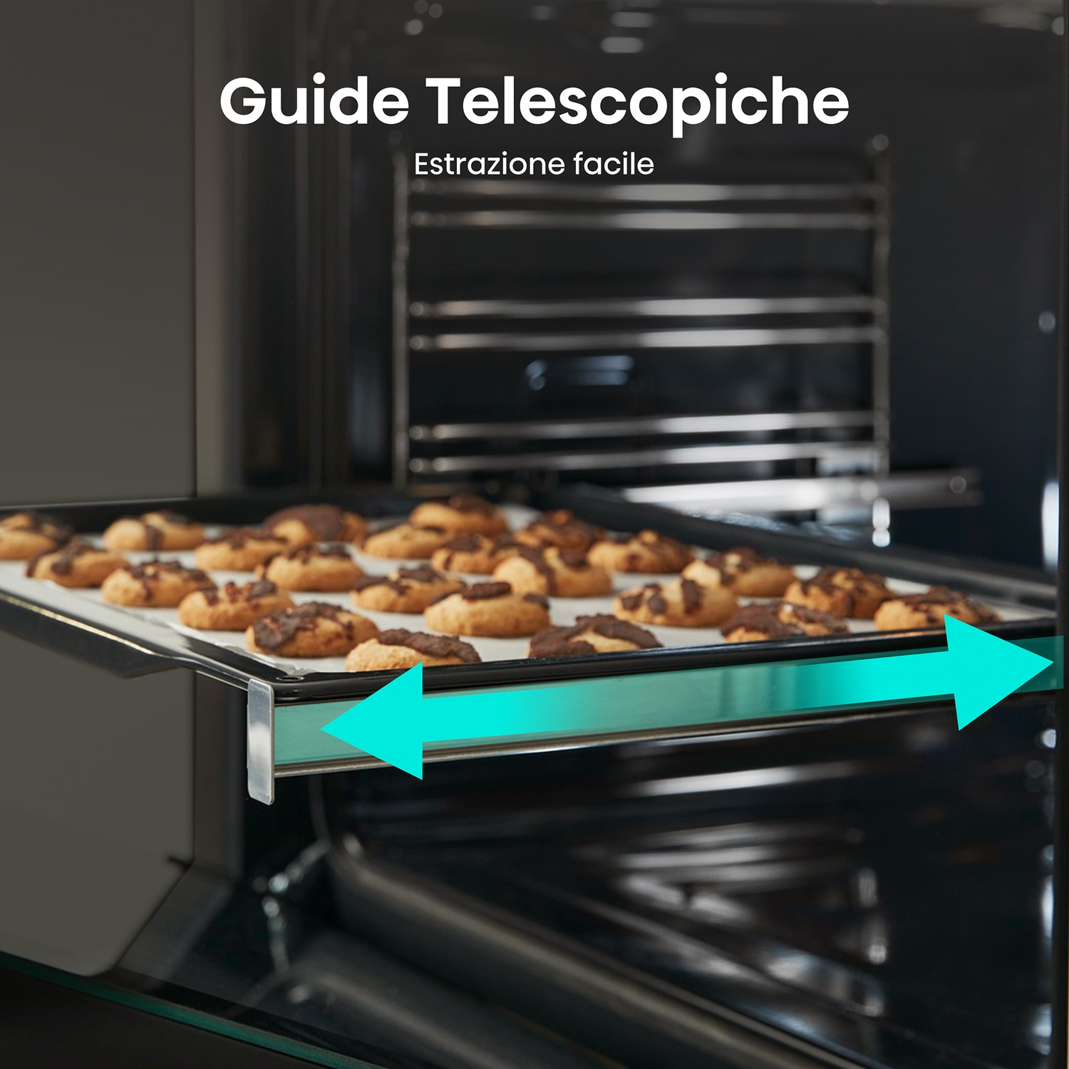 Forno con teglia di biscotti estratta. Frecce turchesi indicano facile estrazione. Il testo dice 'Guide Telescopiche'.
