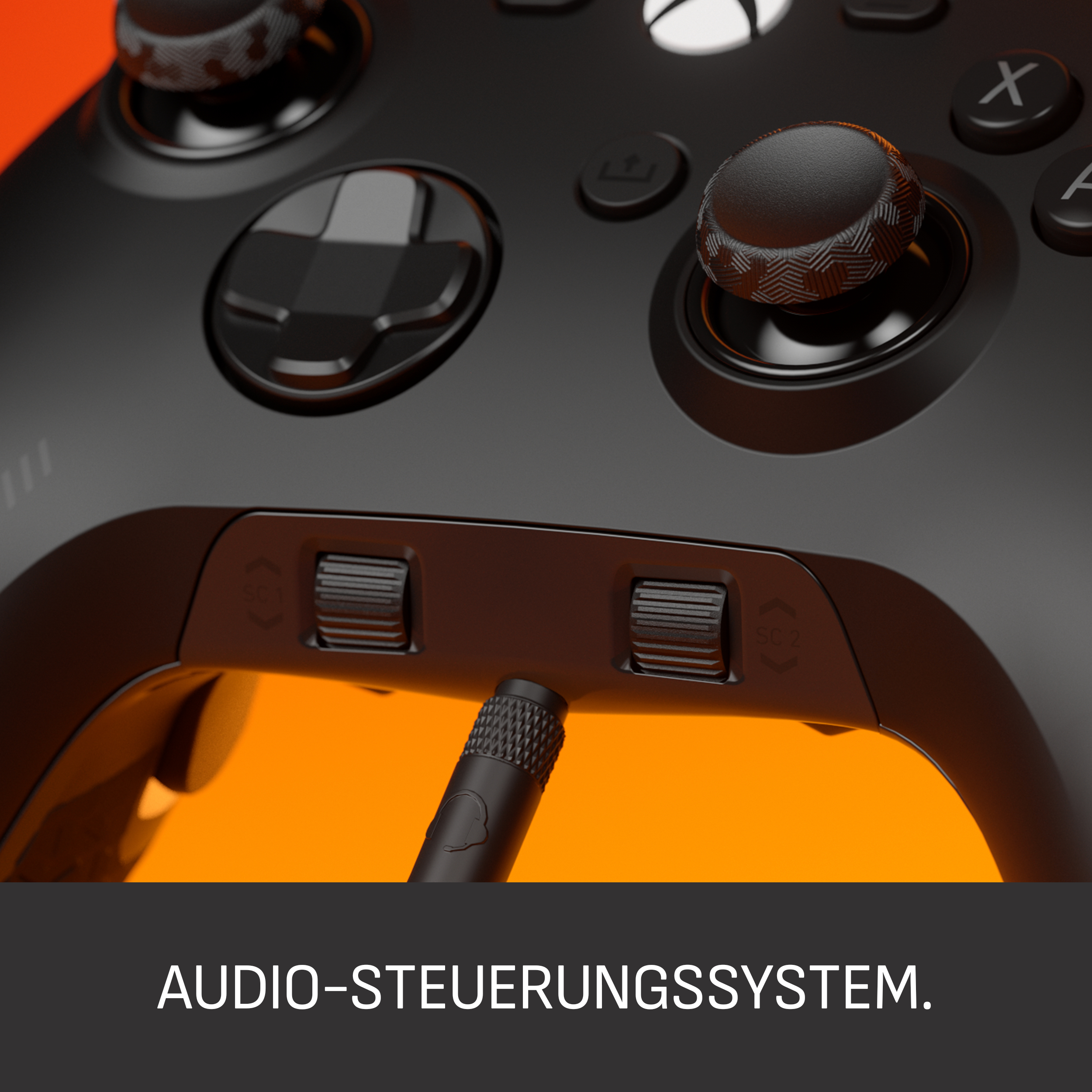 Detail des schwarzen Gamecontrollers. Enthält Knöpfe, Joysticks und einen Audioanschluss. Oranger Hintergrund.