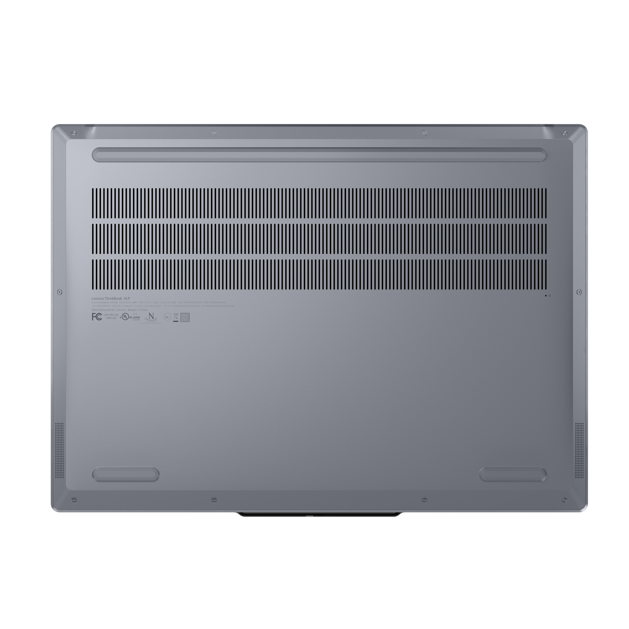 Die Unterseite eines grauen Laptops ist mit Lüftungsschlitzen, Schrauben und Produktinformationen auf schwarzem Hintergrund dargestellt.