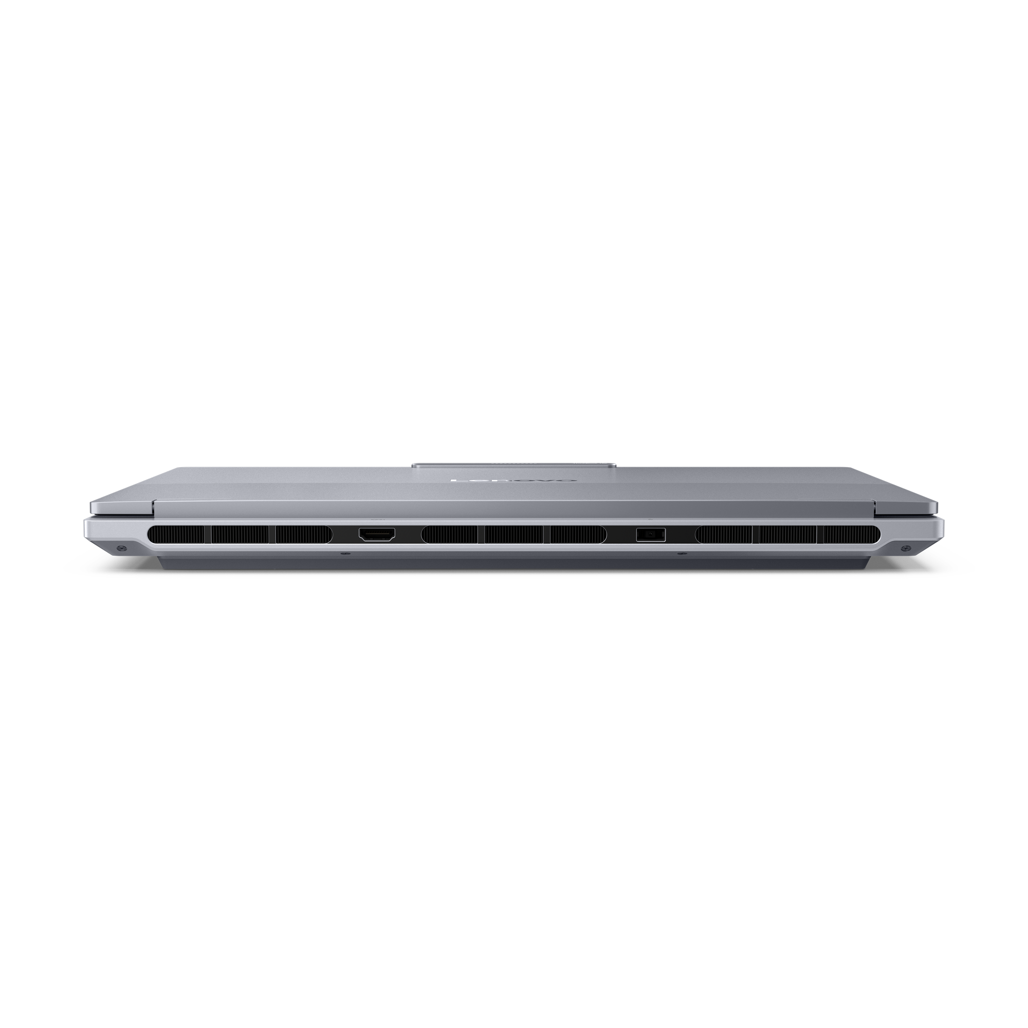Seitenansicht eines silbernen Laptops vor schwarzem Hintergrund. Anschlüsse und Lüfter sind sichtbar. Lenovo-Logo oben.
