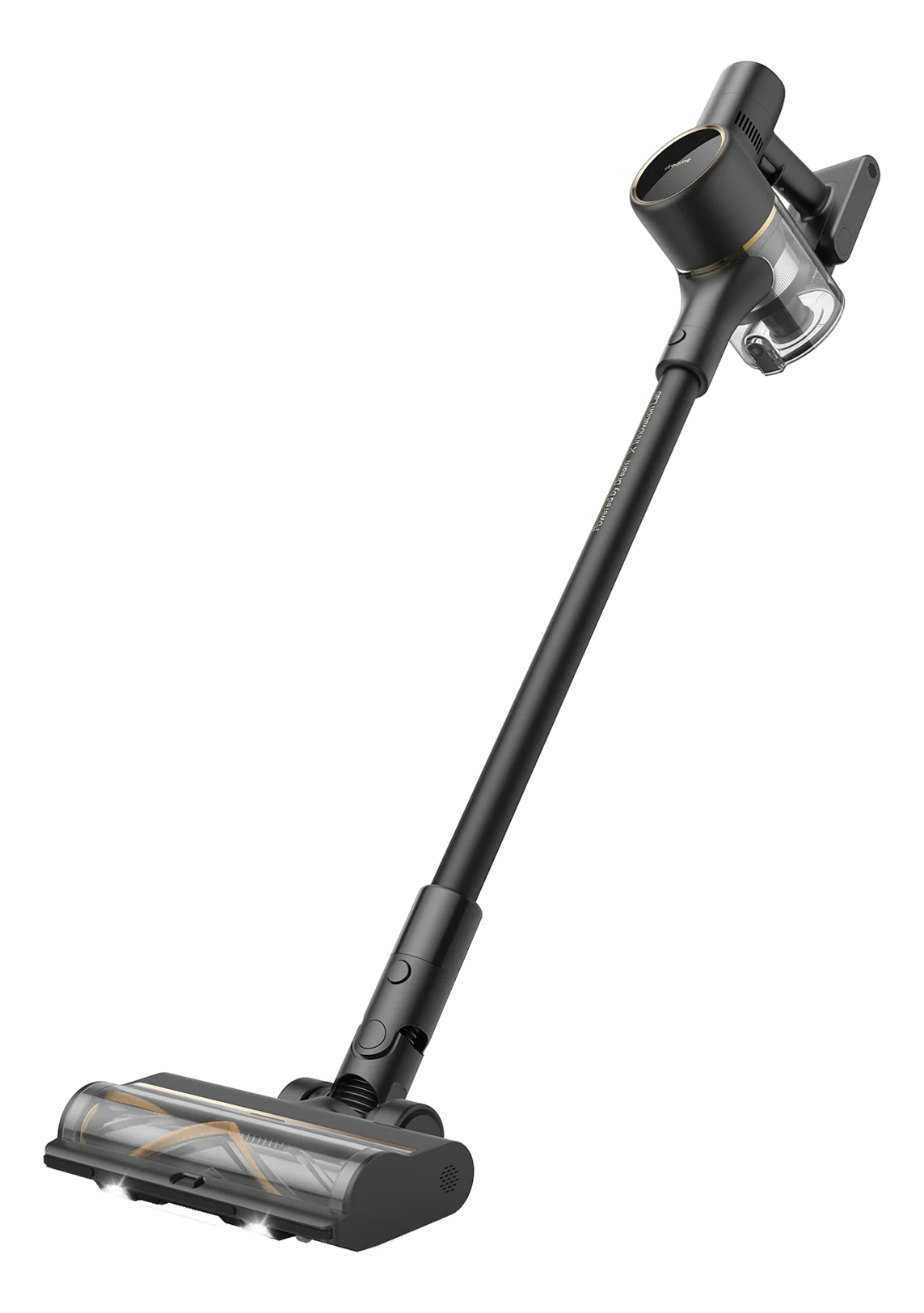 Un aspirateur sans fil noir et or, incliné sur fond noir. C'est un modèle portatif avec une longue poignée et une tête de brosse.