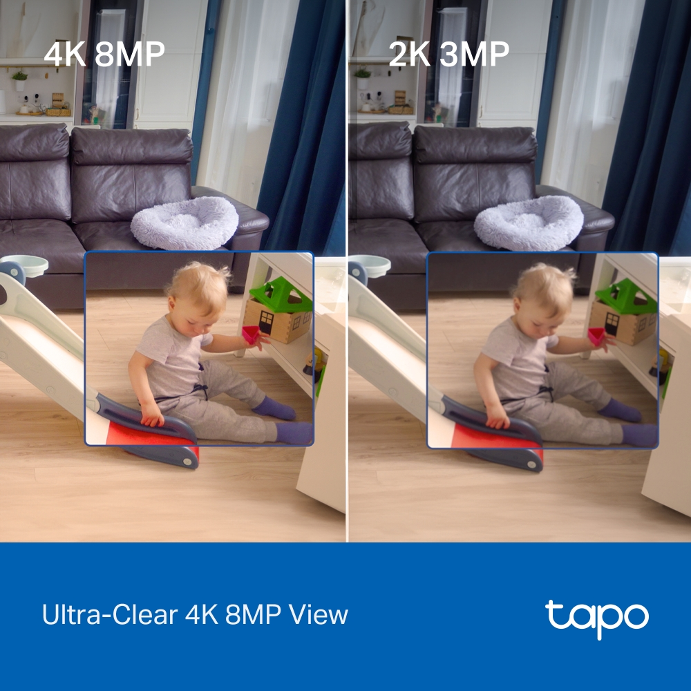 Bir çocuk beyaz bir kaydırağın yakınında oyuncaklarla oynuyor. Arka planda bir kanepe ve perdeler var. Metin Ultra-Clear 4K 8MP View diyor.