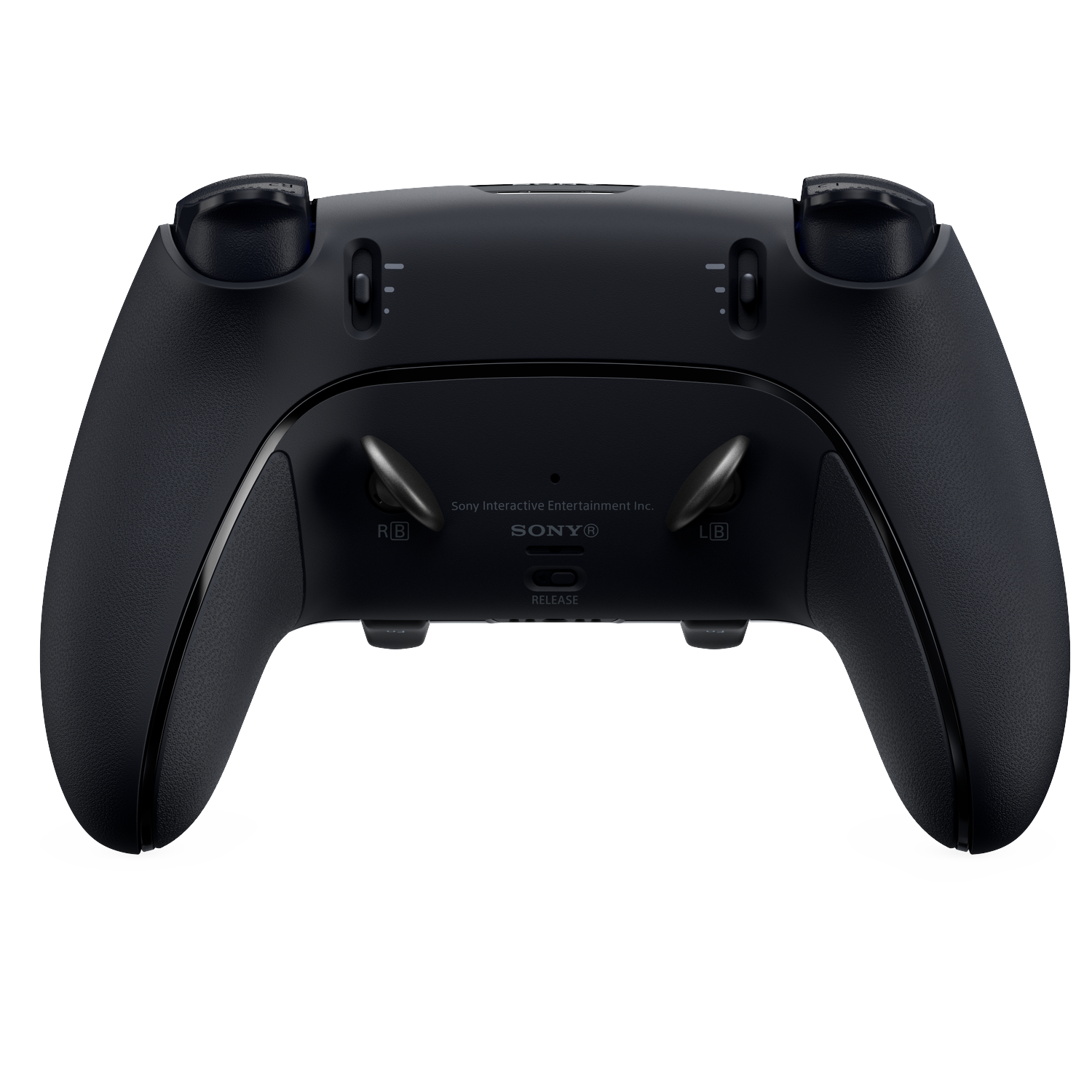 Zwarte PlayStation-controller, achteraanzicht. Voorzien van knoppen, triggers en het Sony-logo. Op een witte achtergrond.