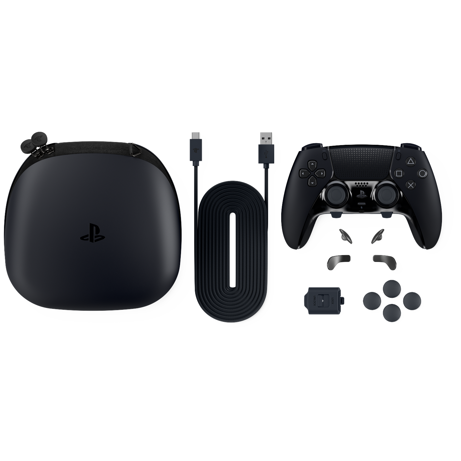 Zwarte PlayStation-controller, hoes, kabel en accessoires op witte achtergrond. Inclusief controller, sticks en knoppen.