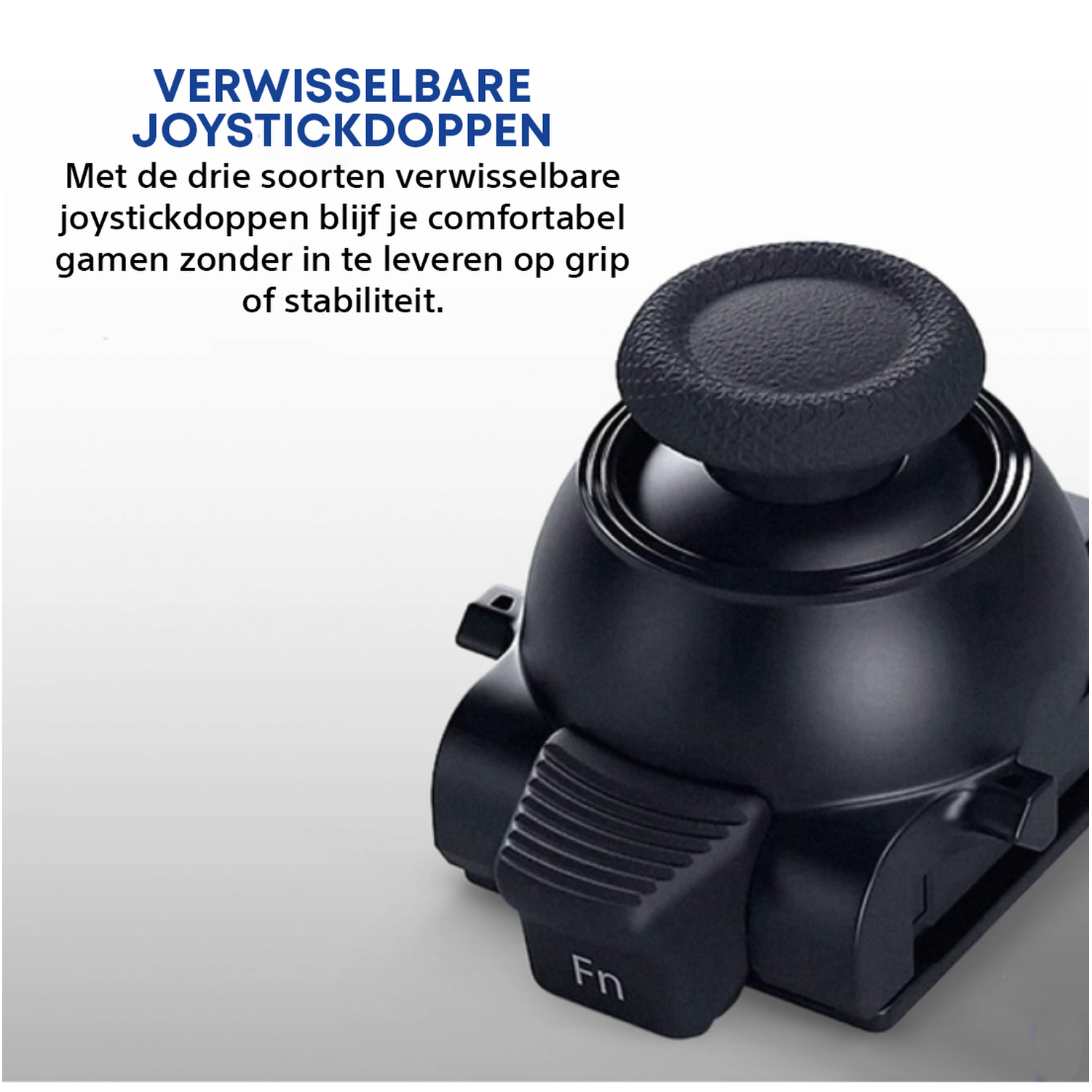 Een zwarte joystick met een getextureerde bovenkant en een knop met het label 'Fn'. De achtergrond is wit met blauwe tekst.
