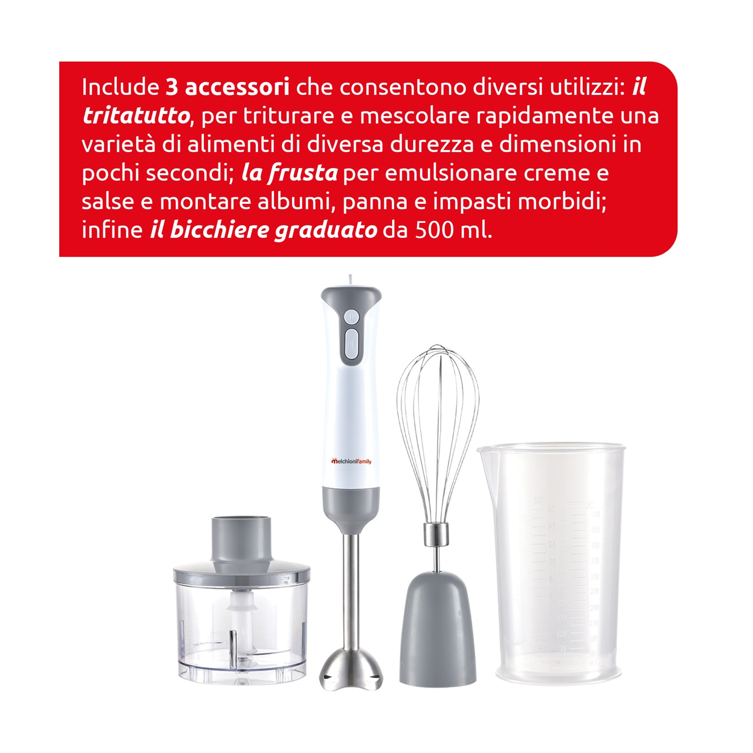 Un frullatore a immersione bianco e grigio con accessori: un tritatutto, una frusta e un misurino graduato, il tutto su una superficie bianca.