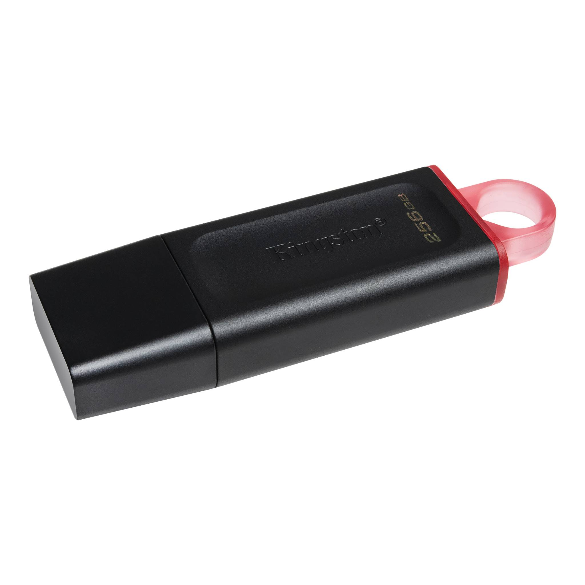 Siyah bir Kingston USB sürücüsü, kırmızı bir vurgu ve pembe bir halka, 256 GB, beyaz arka plan üzerinde izole edilmiş.