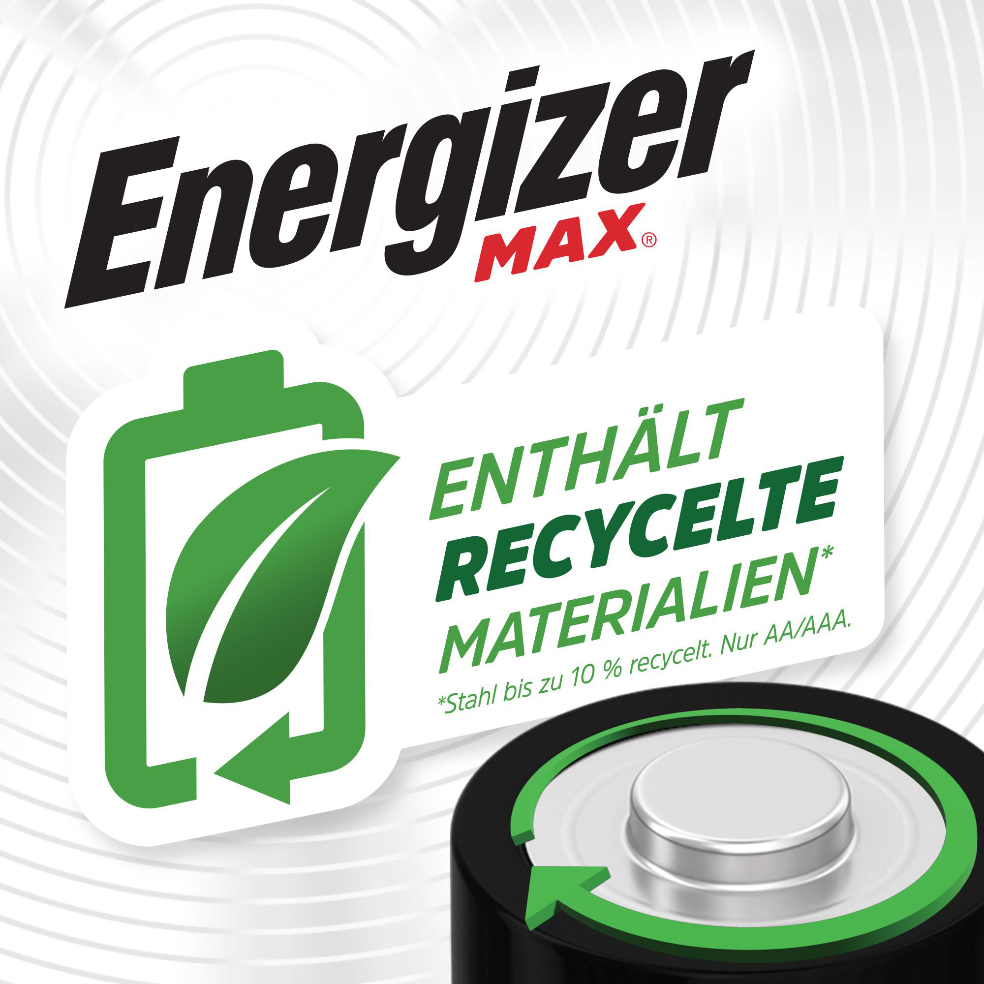 Energizer-Batterie mit Recycling-Symbol. Text: Enthält recycelte Materialien. Schwarz-weißer Hintergrund.