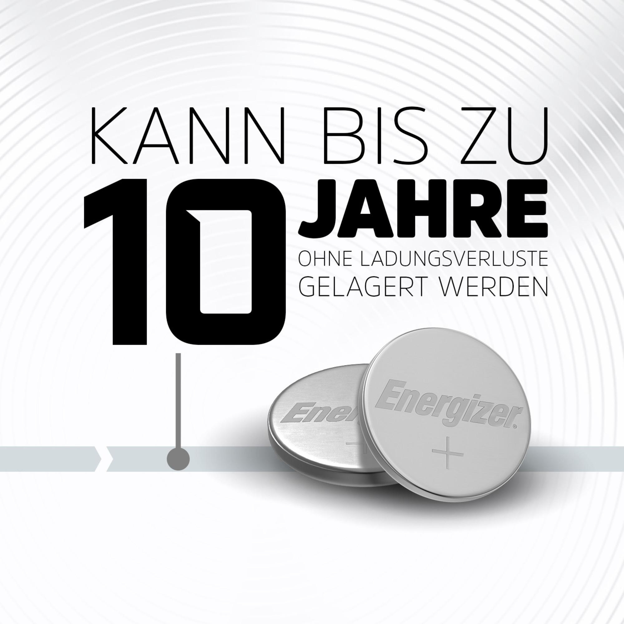 Das Bild zeigt Energizer-Batterien mit dem Text 'Kann bis zu 10 Jahre ohne Ladungsverluste gelagert werden'.