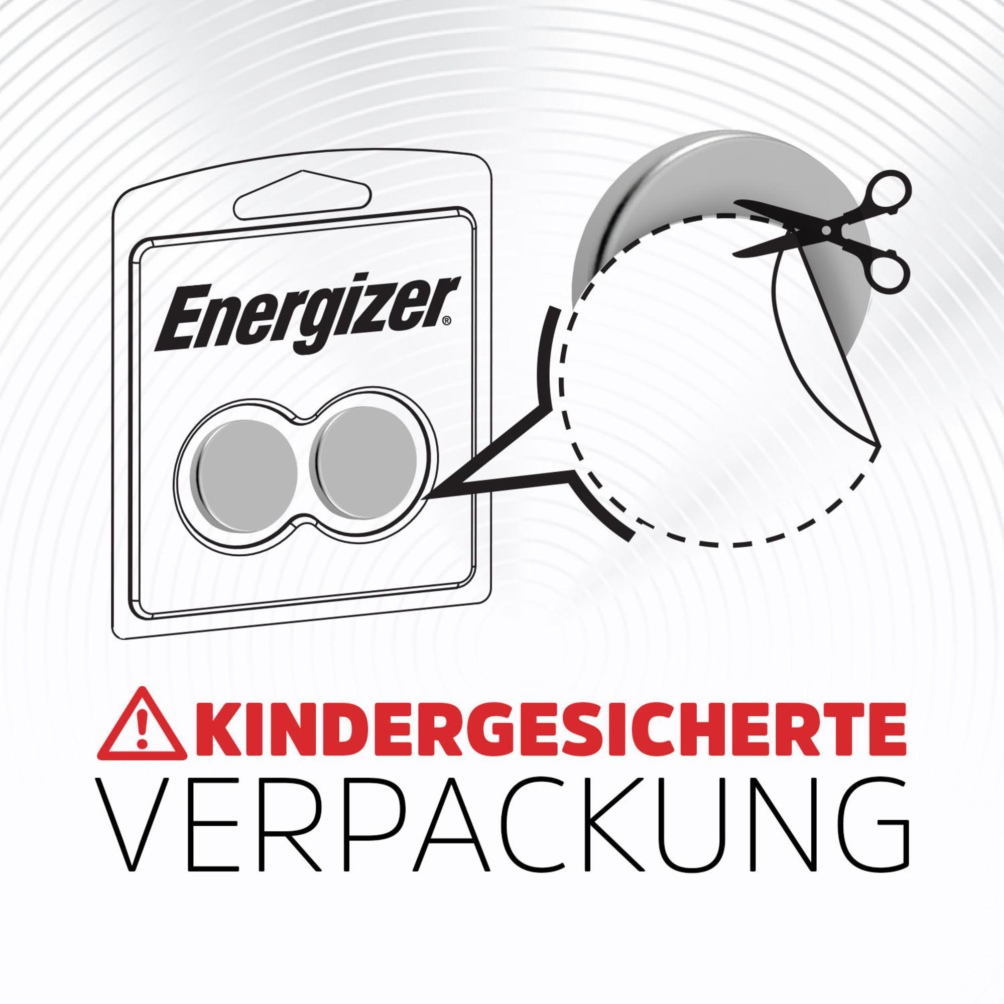 Das Bild zeigt eine Energizer-Batteriepackung mit einer Schere, die die Verpackung schneidet, was auf kindersicheres Design hindeutet.