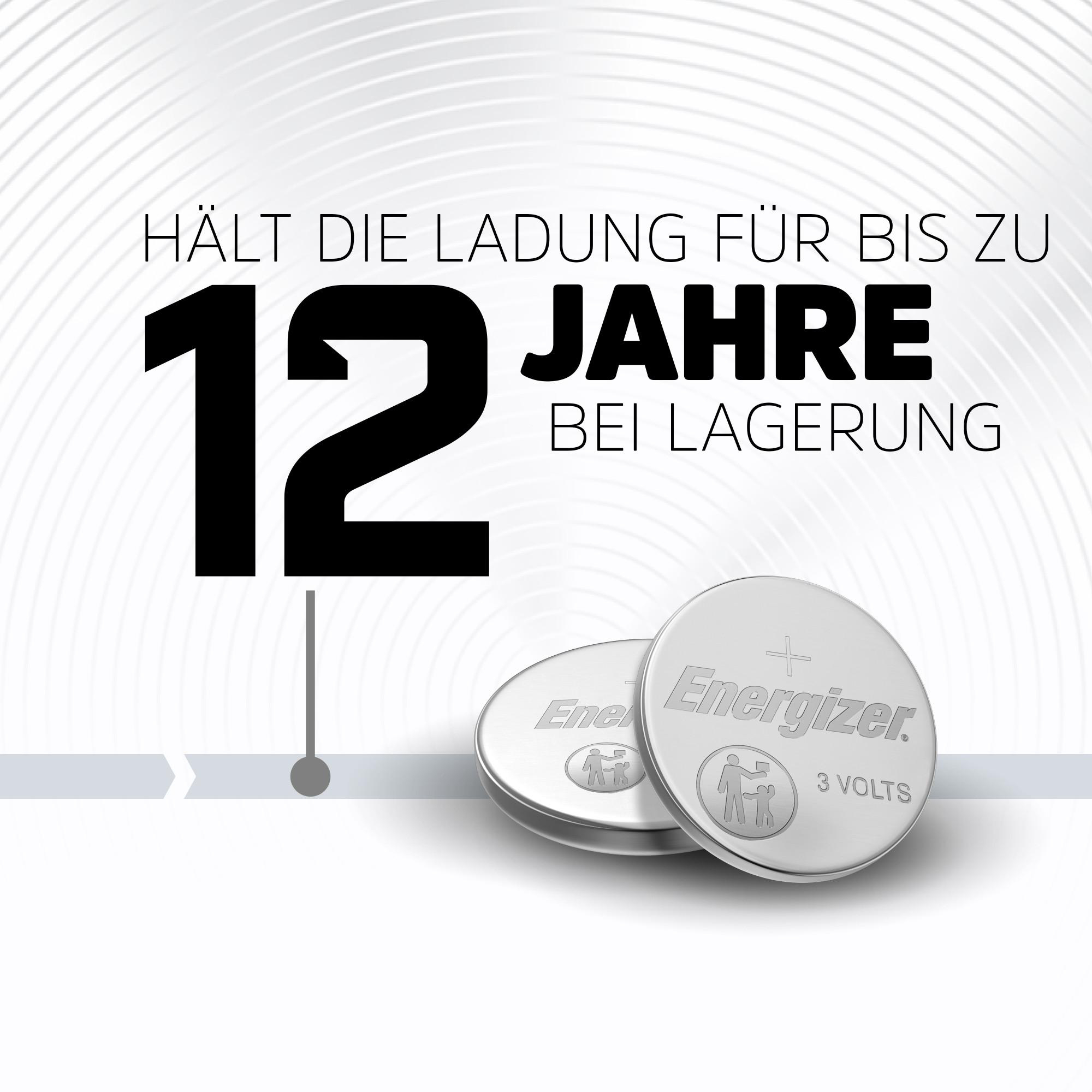 Das Bild zeigt zwei Batterien von Energizer, Text sagt '12 Jahre' und 'HÄLT DIE LADUNG FÜR BIS ZU'.
