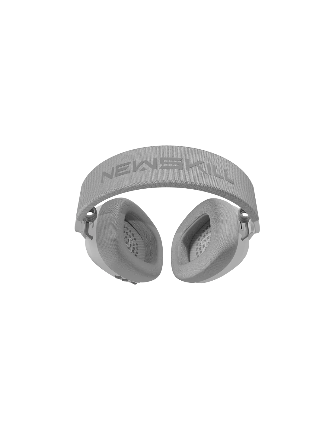 Se muestra un auricular gris con la palabra NEWSKILL en la diadema. Los auriculares son ovalados y el fondo es negro.