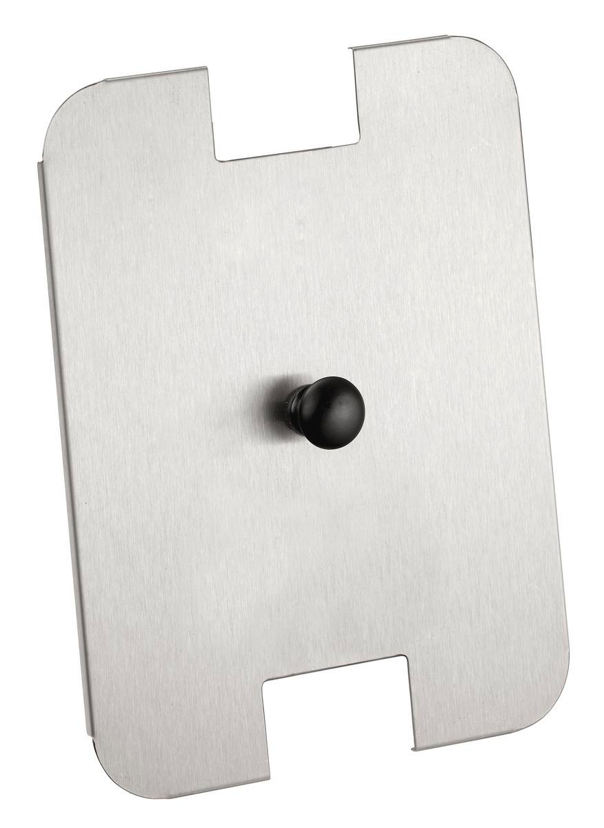 Ein Deckel aus Edelstahl mit einem schwarzen Knopf. Der Deckel hat eine rechteckige Form mit Aussparungen an zwei Seiten.