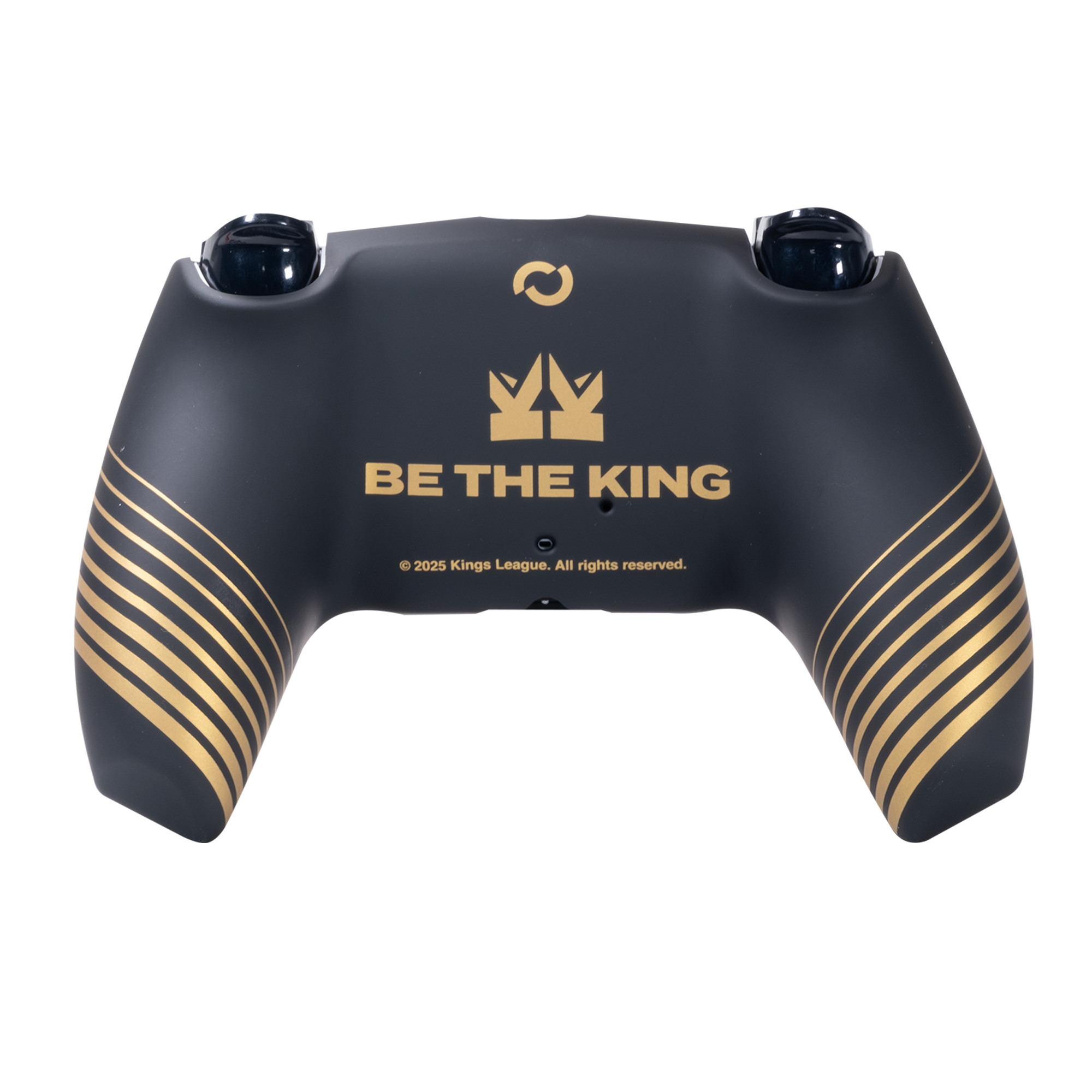 Controlador negro con rayas doradas y texto 'BE THE KING'. Dos joysticks negros en la parte superior. Presente el logo de Kings League.