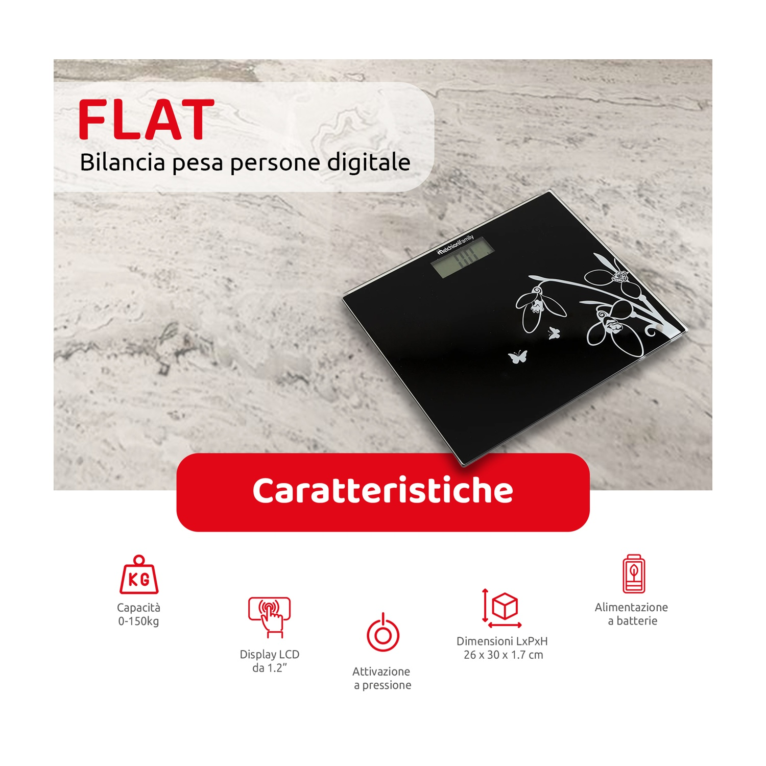 Una bilancia da bagno digitale nera con design floreale su una superficie grigio chiaro. Il testo include 'FLAT' e specifiche in italiano.