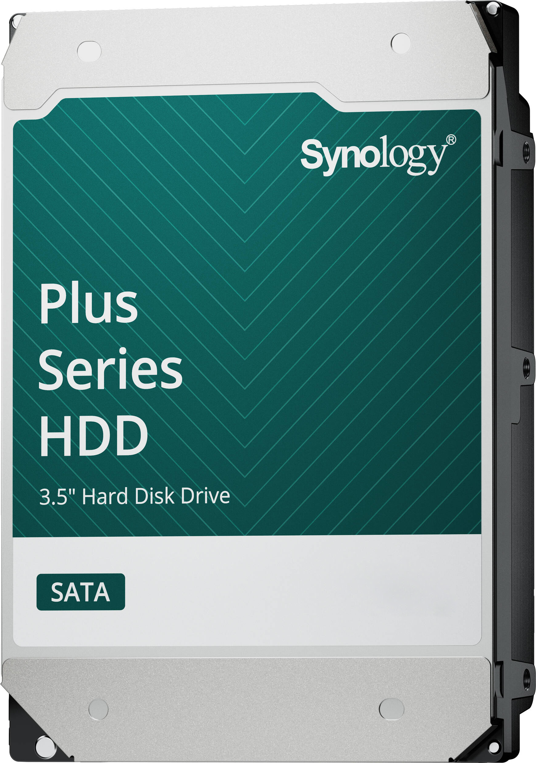Un HDD Synology Plus Series. Ha una faccia verde con testo bianco e una cornice metallica. SATA è scritto sopra.