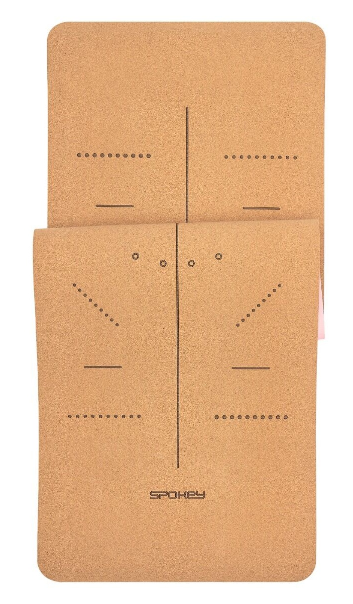 Złożona brązowa mata do jogi z kropkowanymi i prostymi liniami. Na dole znajduje się napis 'Spokey'.