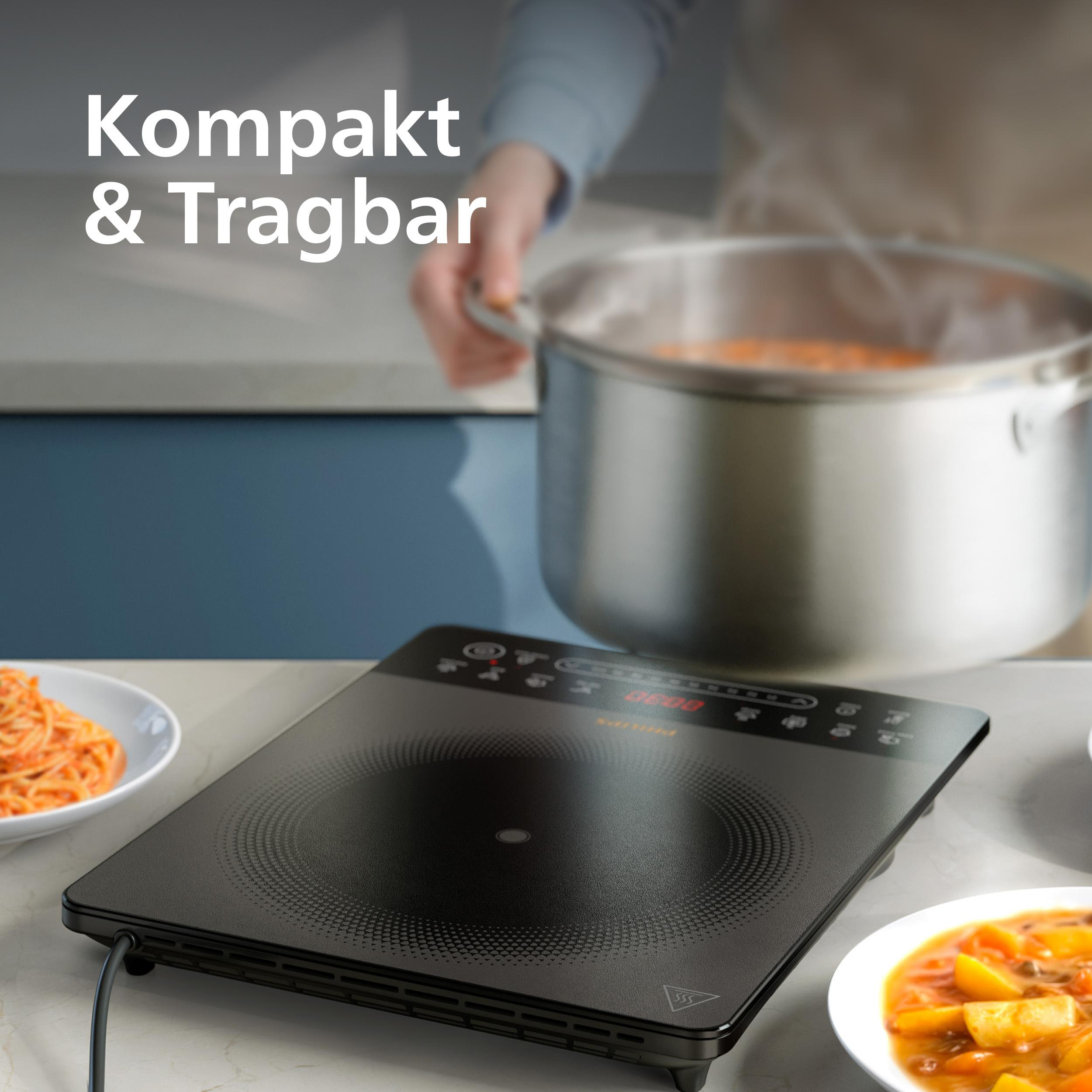 Schwarzes Induktionskochfeld mit Spaghetti und Eintopf. Eine Person hält einen Topf mit Dampf. Der Text 'Kompakt & Tragbar' ist sichtbar.