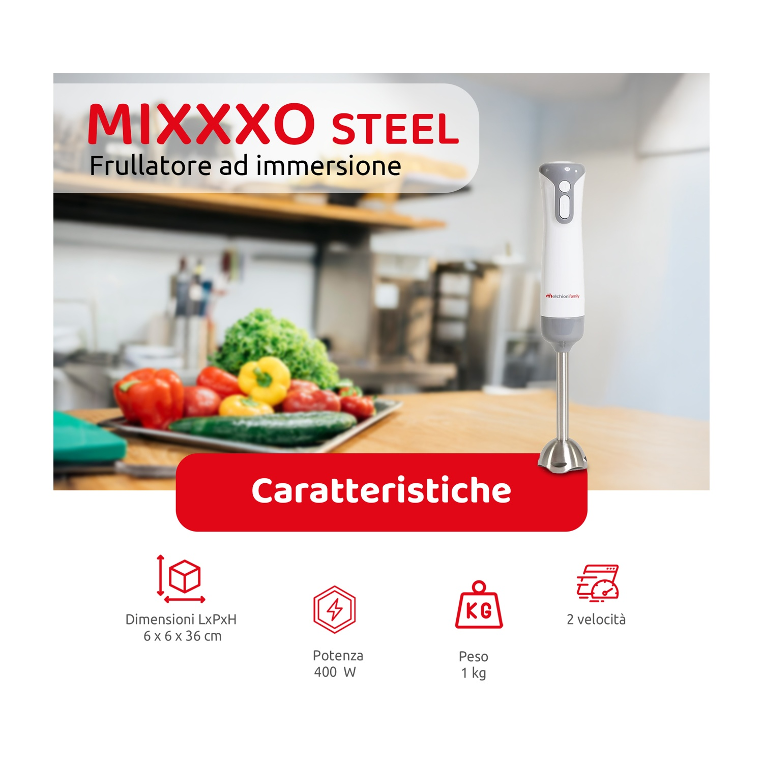 Un frullatore a immersione bianco e grigio vicino a verdure. Il testo include 'MIXXXO STEEL', 'Caratteristiche' e specifiche.
