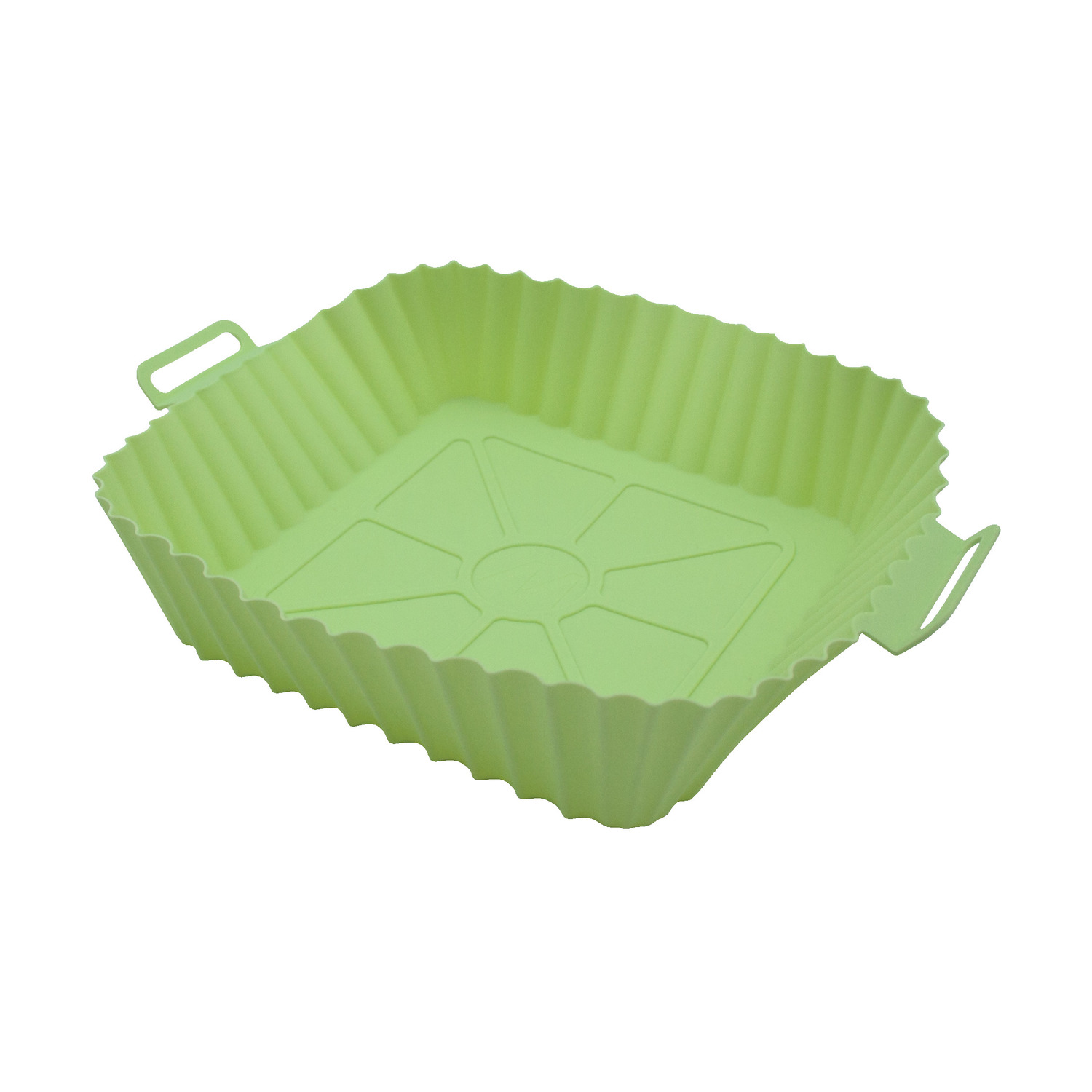 Un cestello per friggitrice ad aria in silicone verde chiaro e scanalato. Ha maniglie laterali e poggia su sfondo bianco.