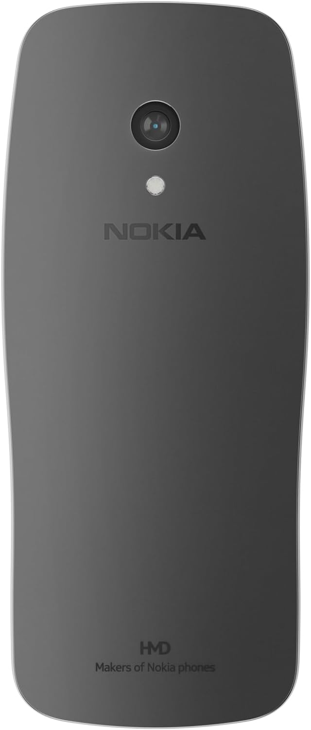 Gri bir Nokia telefonun arkası. Kamera, flaş, Nokia logosu ve HMD Makers of Nokia phones metni var.