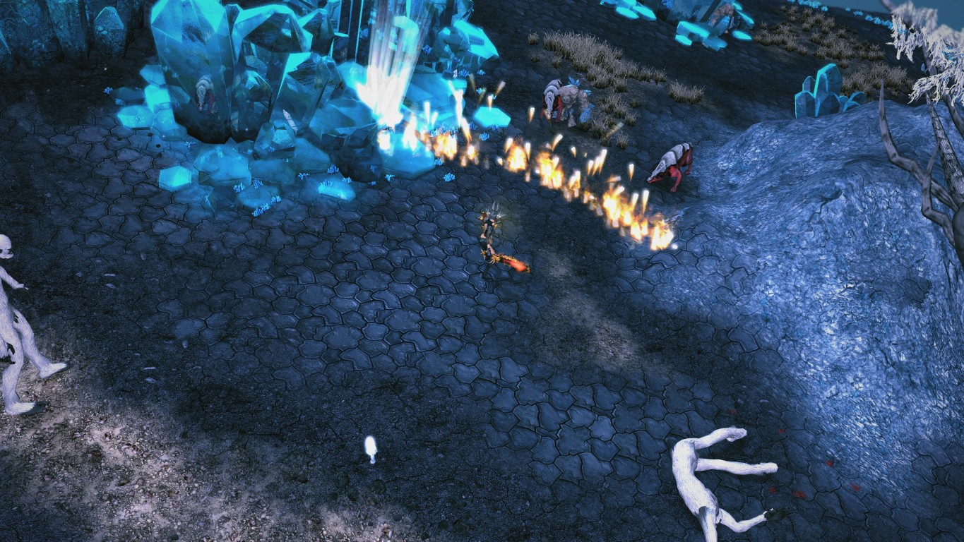 Scena fantasy z niebieskimi kryształami, postaciami i ogniem. Jedna postać płonie. Dwa stworzenia w tle.