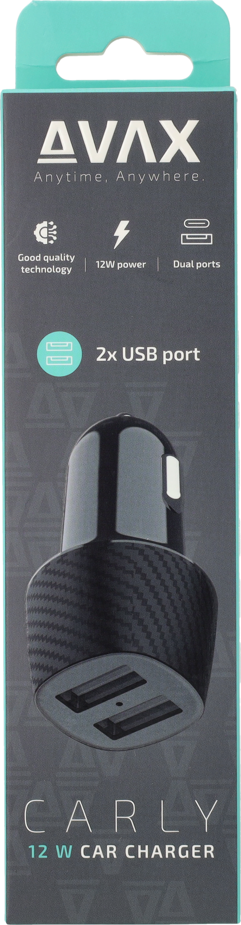 Fekete autós töltő a csomagoláson. Két USB portja van, és 'CARLY' felirattal van ellátva.