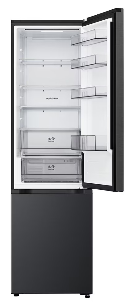 Otwarta czarna lodówka. W środku są półki, szuflady i etykieta 'Multi Air Flow'. Drzwi są otwarte.