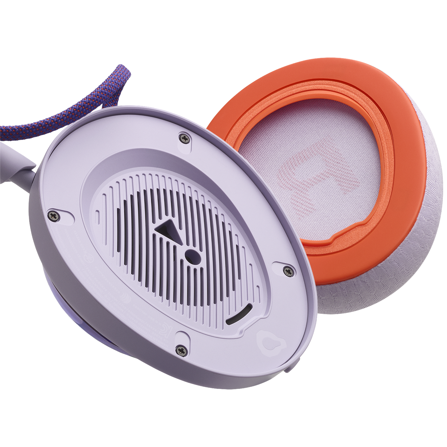 Hoofdtelefoon met paarse en oranje accenten. Eén oorschelp is losgemaakt en onthult de luidspreker. Een gevlochten snoer is zichtbaar.