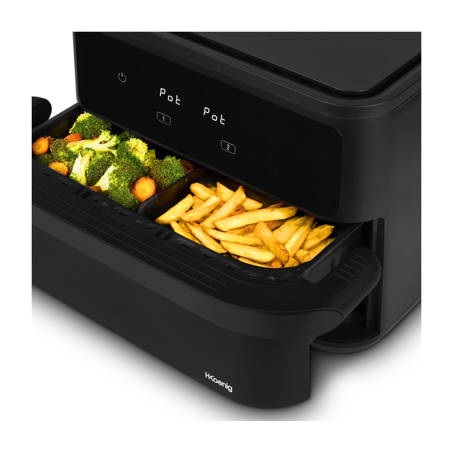 Friggitrice ad aria nera con broccoli e carote in un cassetto e patatine fritte nell'altro. Il marchio è HKoenig.