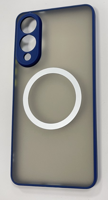 Egy telefontok kék kerettel és kamerakivágással, fehér körrel és füstös szürke hátlappal.