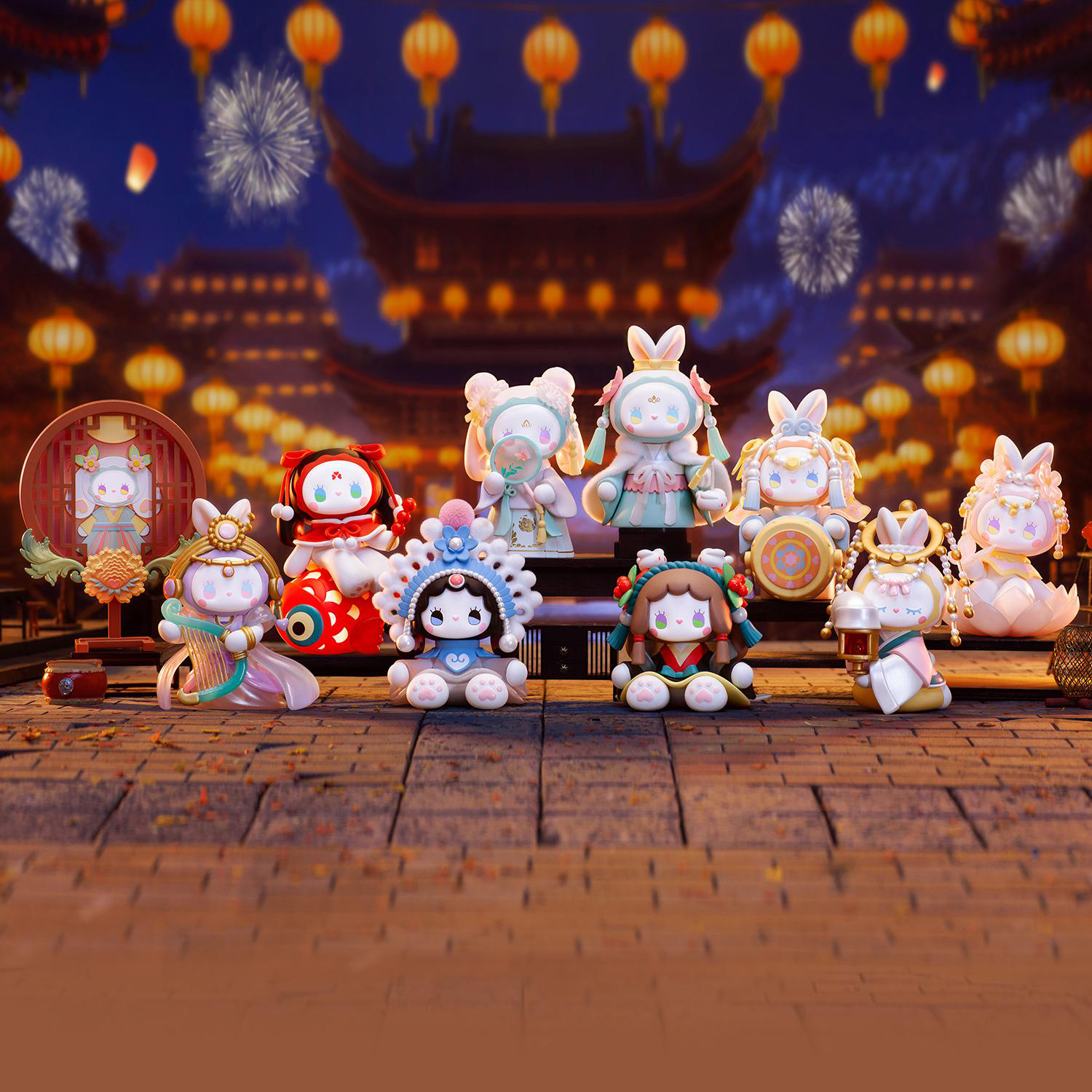 Neun Hasenfiguren in traditionellen chinesischen Kostümen. Im Hintergrund ein Gebäude, Laternen und Feuerwerk, was auf ein Fest hindeutet.