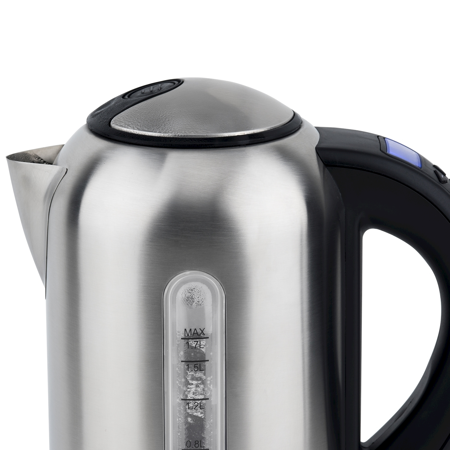 Primo piano di un bollitore elettrico in acciaio inossidabile. Ha un manico nero e un indicatore del livello dell'acqua. Anche il coperchio è in acciaio inossidabile.