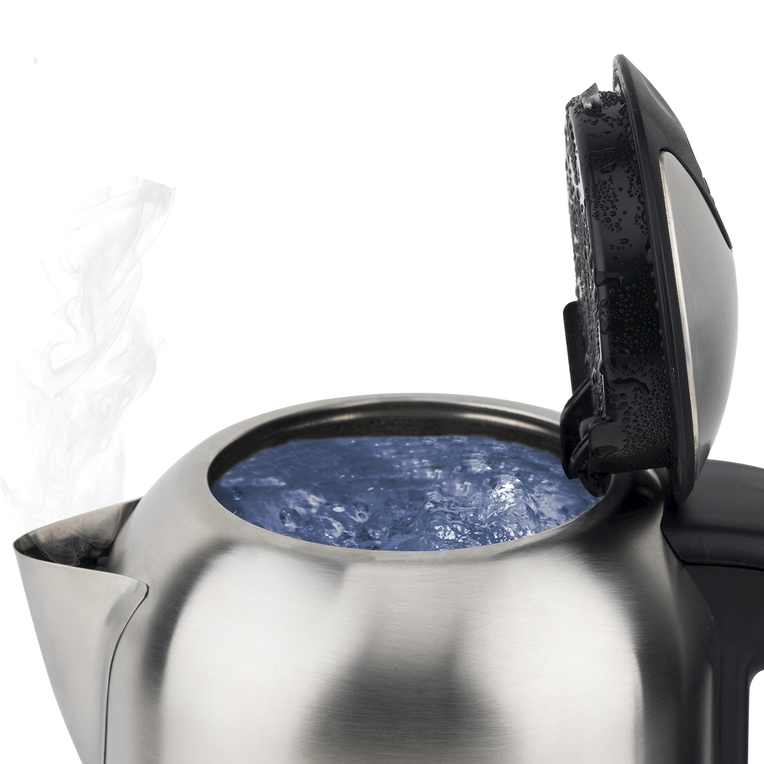 Un bollitore in acciaio inox con acqua bollente. Il vapore sale dal beccuccio. Il coperchio è aperto. Goccioline d'acqua visibili.