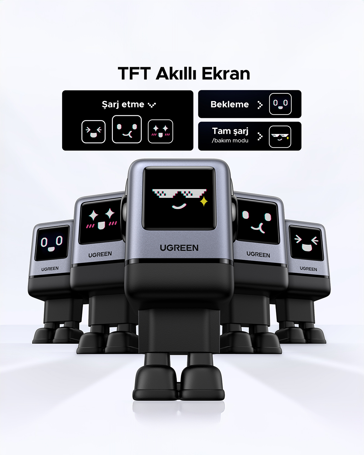 Şarj durumunu gösteren ekranlara sahip robotik cihazlar, UGREEN kelimesiyle. Arka plan beyazdır.