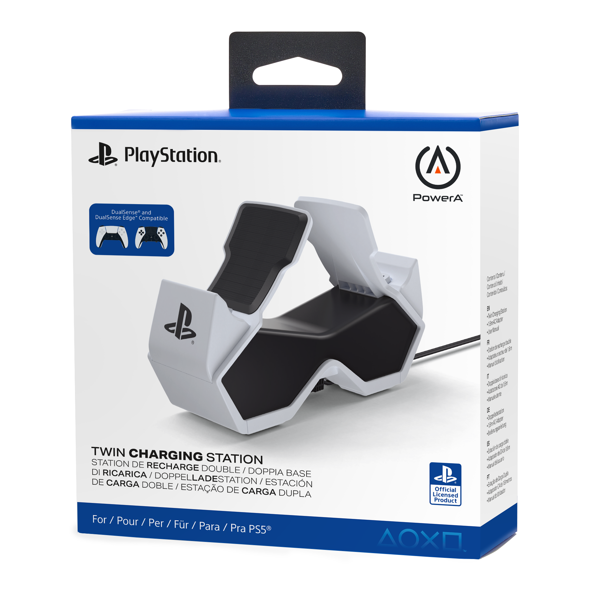 Eine weiße und schwarze PlayStation-Twin-Ladestation in einer Box. Die Box hat Logos und Text, darunter 'PlayStation' und 'PowerA'.