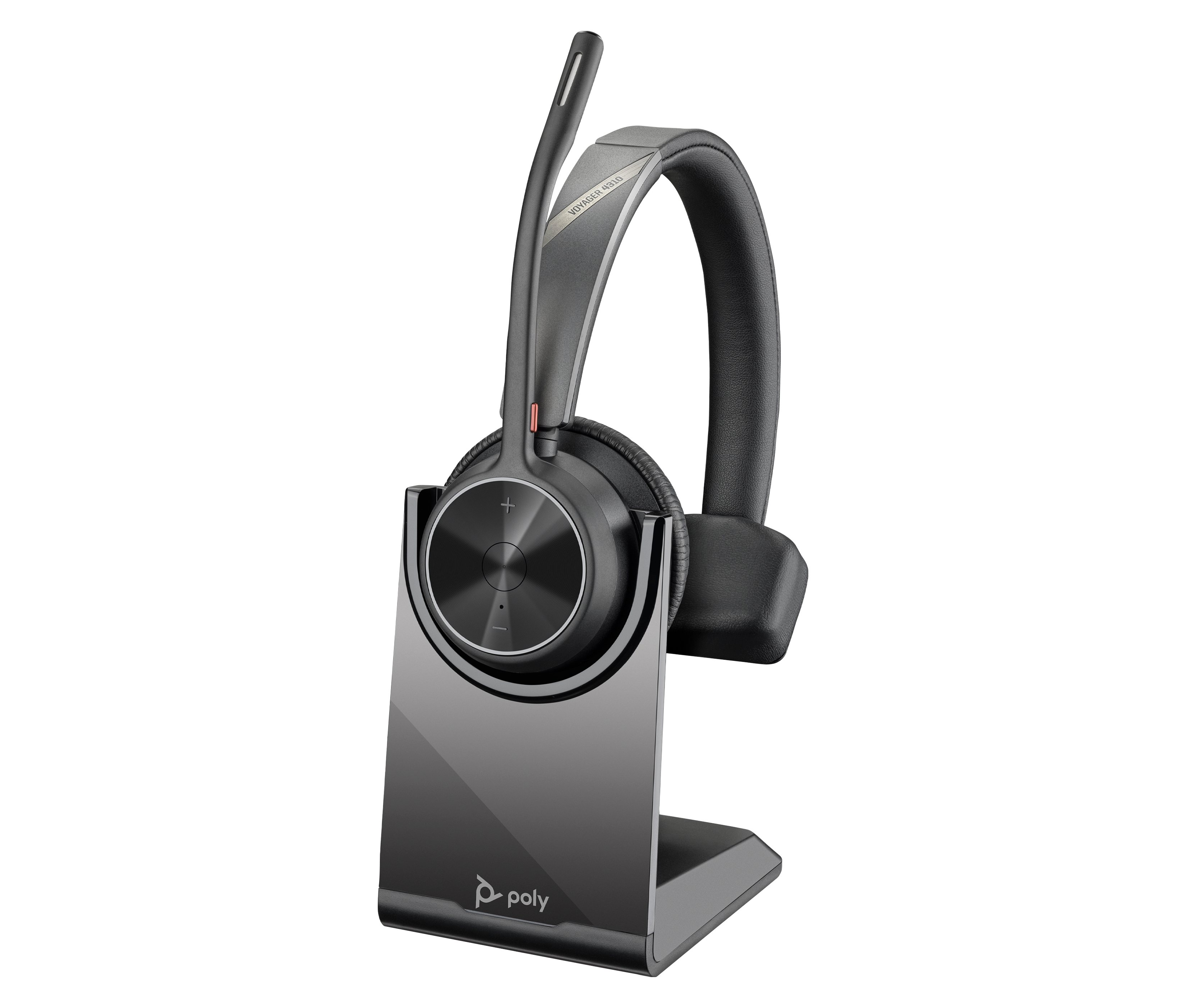 Schwarzes Voyager-Headset auf einem Ständer. Das Headset hat ein Mikrofon und ruht auf einer schwarzen Ladestation.