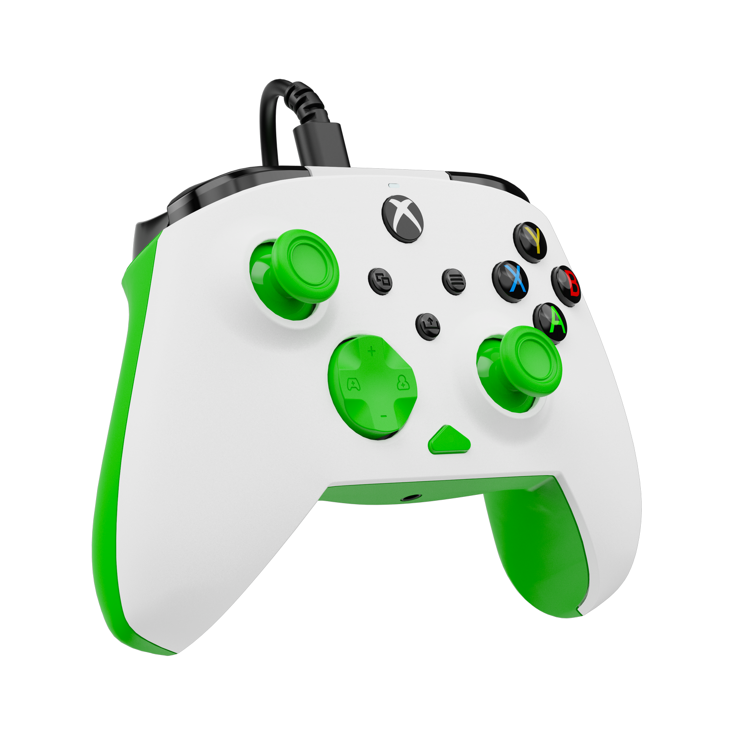 Un mando de Xbox, blanco con detalles y botones verdes. Tiene un cable negro. Los botones son de color: verde, azul, rojo y amarillo.