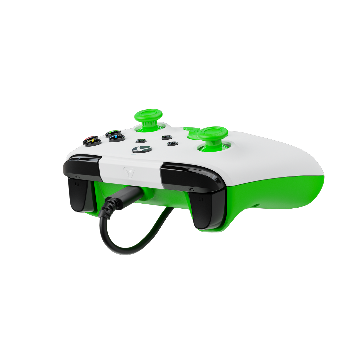 Un mando de Xbox blanco y verde con un cable negro. Los botones y joysticks son verdes. Está sobre un fondo gris.
