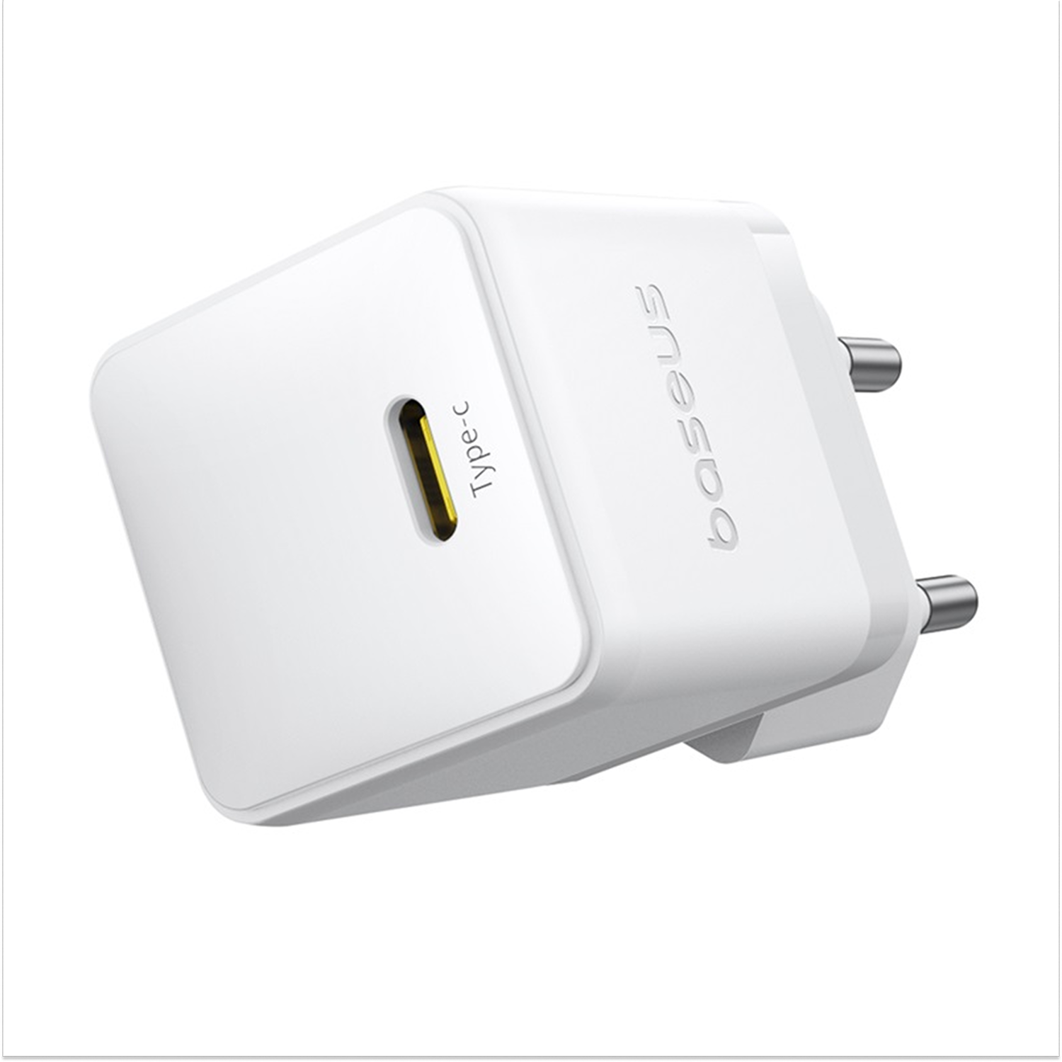 Un cargador Baseus Type-C blanco. Tiene un puerto Type-C y un enchufe de dos clavijas. El logotipo de Baseus es visible.