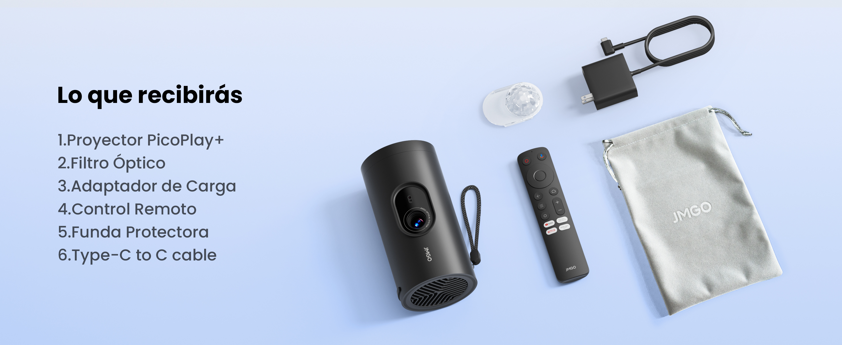 Imagen muestra un proyector negro, mando, cargador, filtro óptico, funda protectora y cable sobre superficie azul.