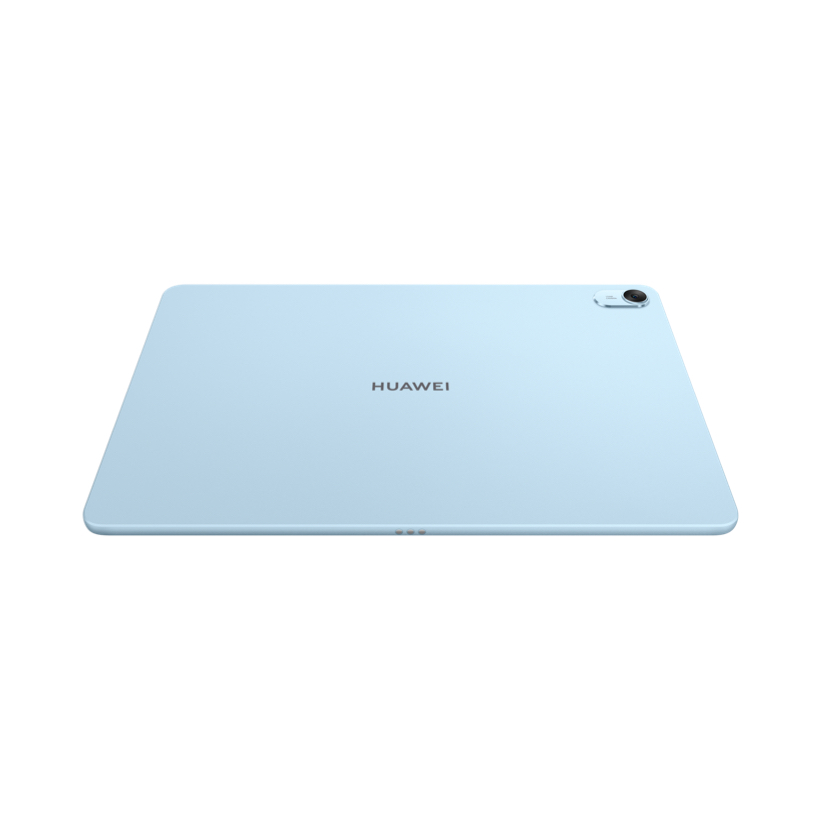Açık mavi bir Huawei tableti arkadan gösteriliyor. Bir kamerası ve Huawei logosu var. Arka plan beyaz.