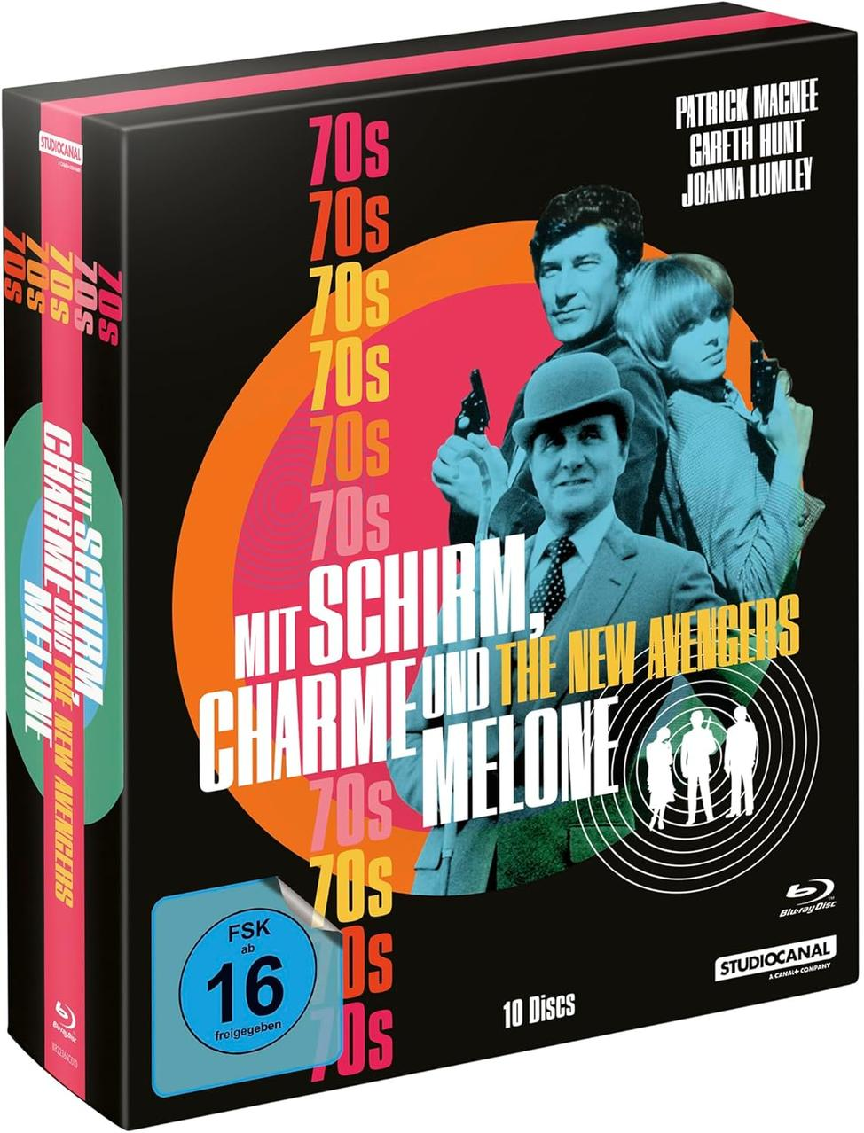DVD-Box mit Schauspielern und dem Titel „Mit Schirm, Charme und Melone“. Farbenfrohes Design im 70er-Stil und eine Altersfreigabe ab 16 Jahren.