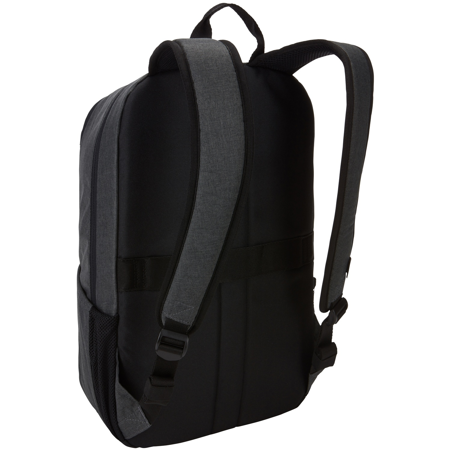 Un sac à dos noir avec des bretelles grises et une poignée. Il est sur fond blanc.