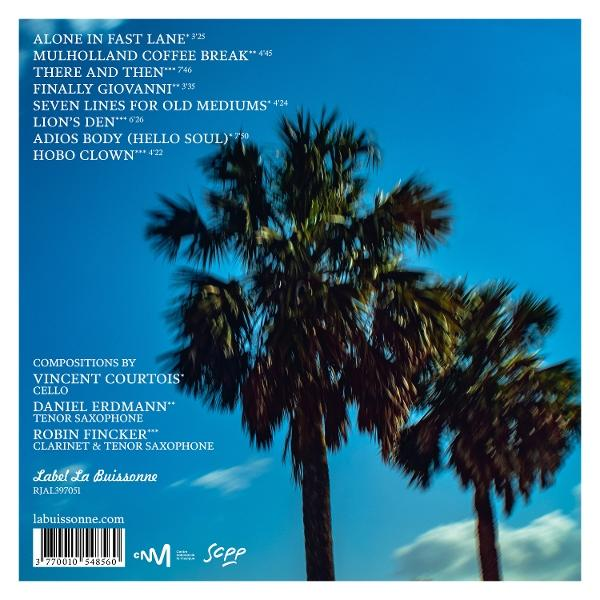 Palmen vor blauem Himmel, Text eines Musikalbums enthält Titelliste und Credits.