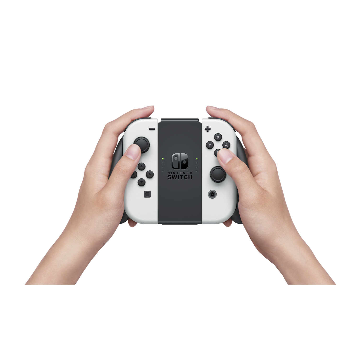 Mani che tengono un controller Nintendo Switch bianco e nero. I pulsanti sono visibili. Lo sfondo è bianco.