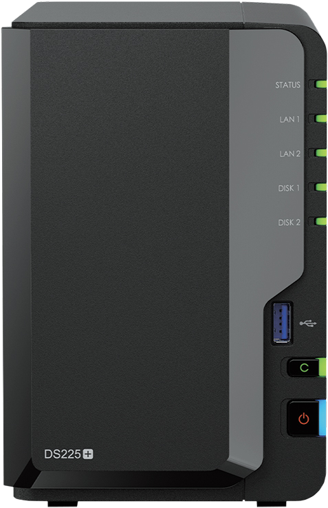 Appareil NAS noir. Il possède des voyants d'état, un port USB, des boutons d'alimentation et de réinitialisation. Modèle DS225+.